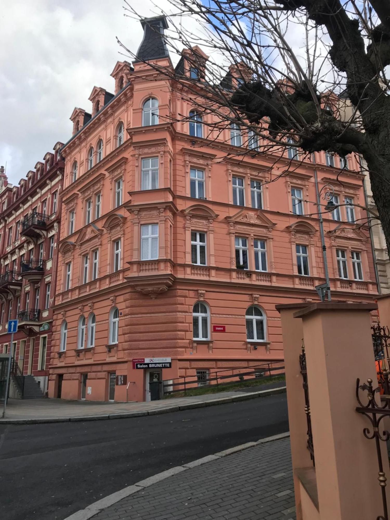 Center-spa-historic Building-nice View Karlovy Vary